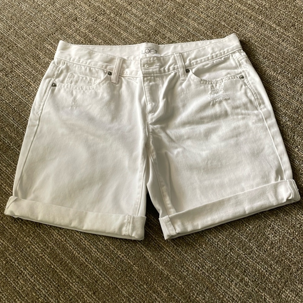 GUC Women’s Loft White Jean Shorts in size 27/4